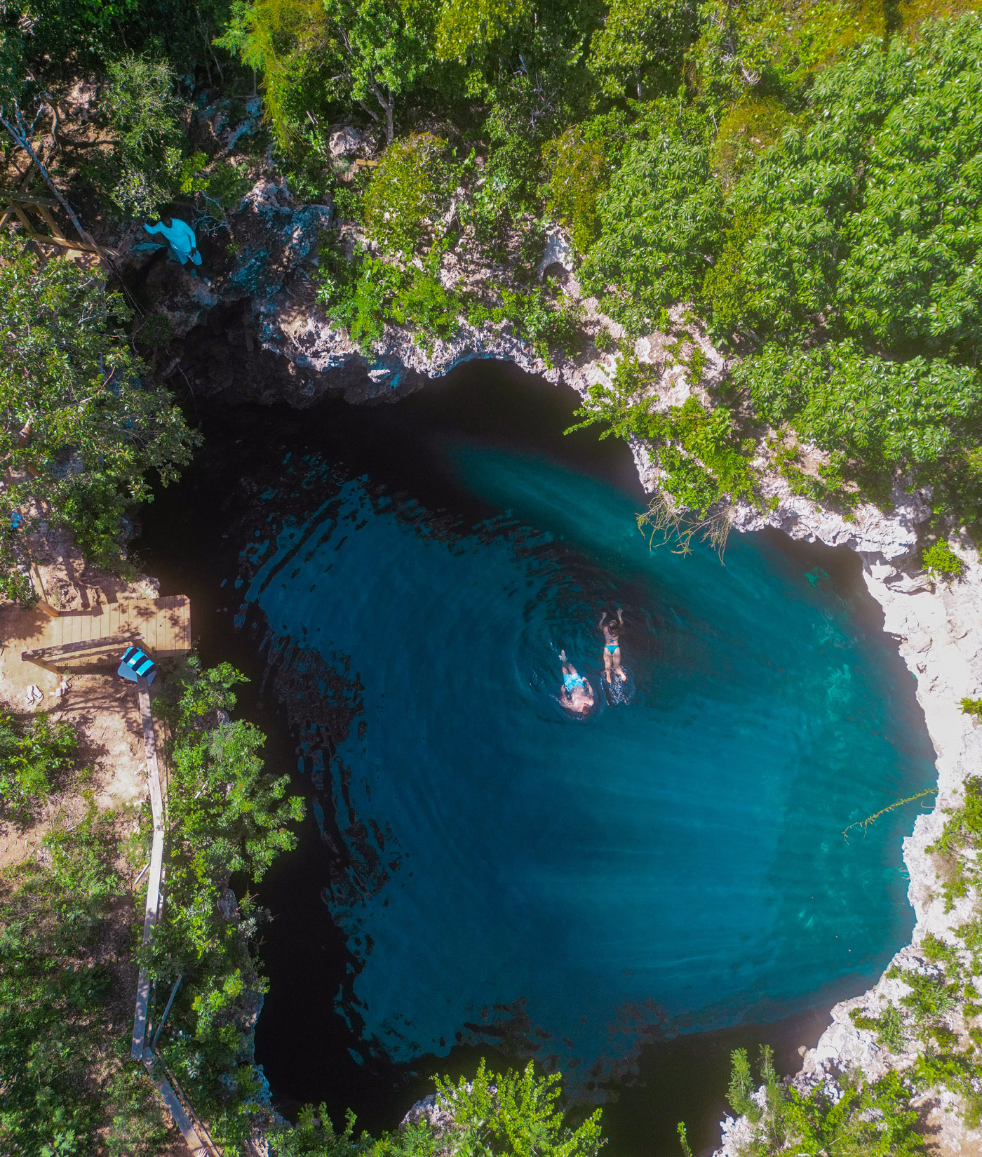 Saphire Blue Hole